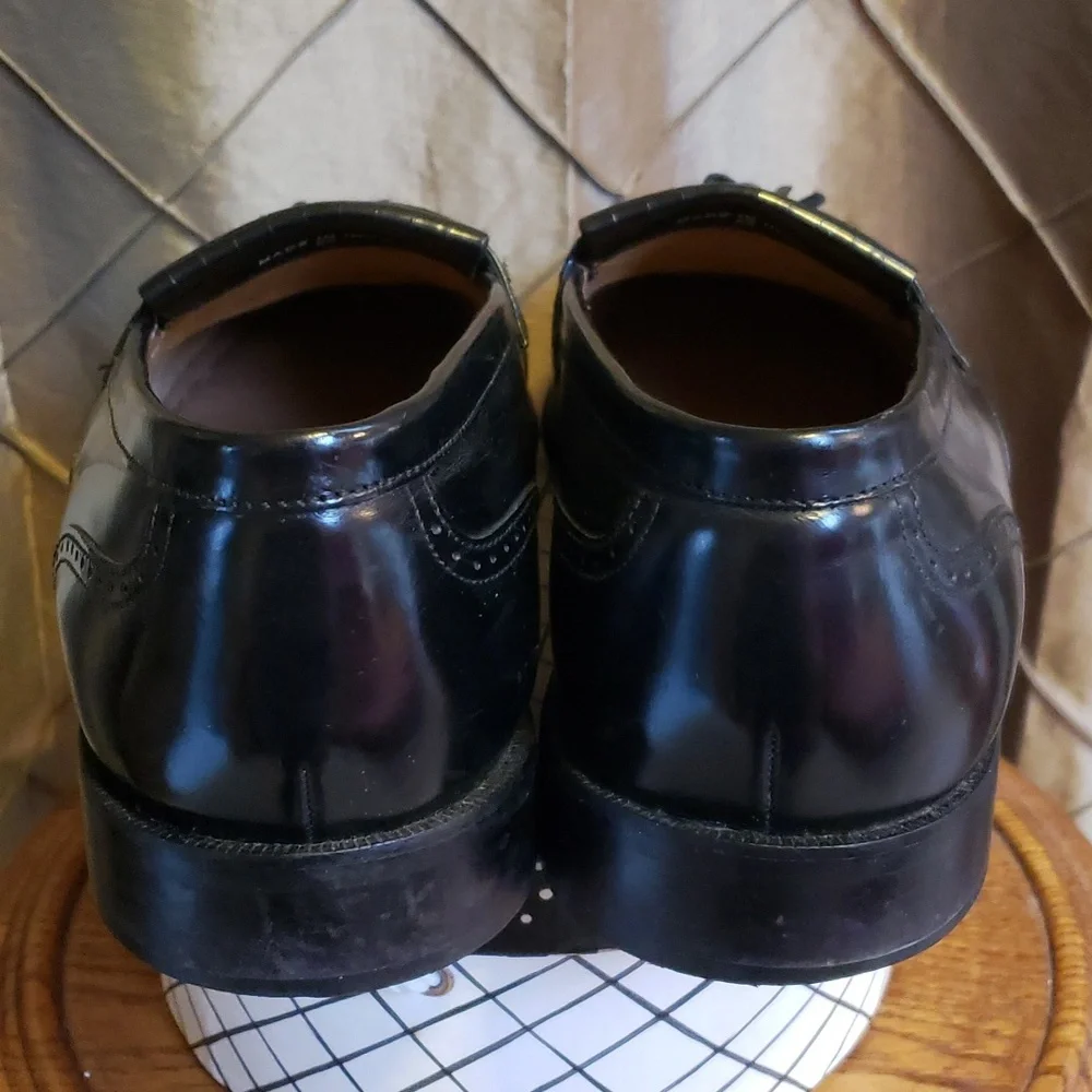 VGUC- Bostonian Classics ‘Kiltie’  Leather WIDE Width Dress Loafers